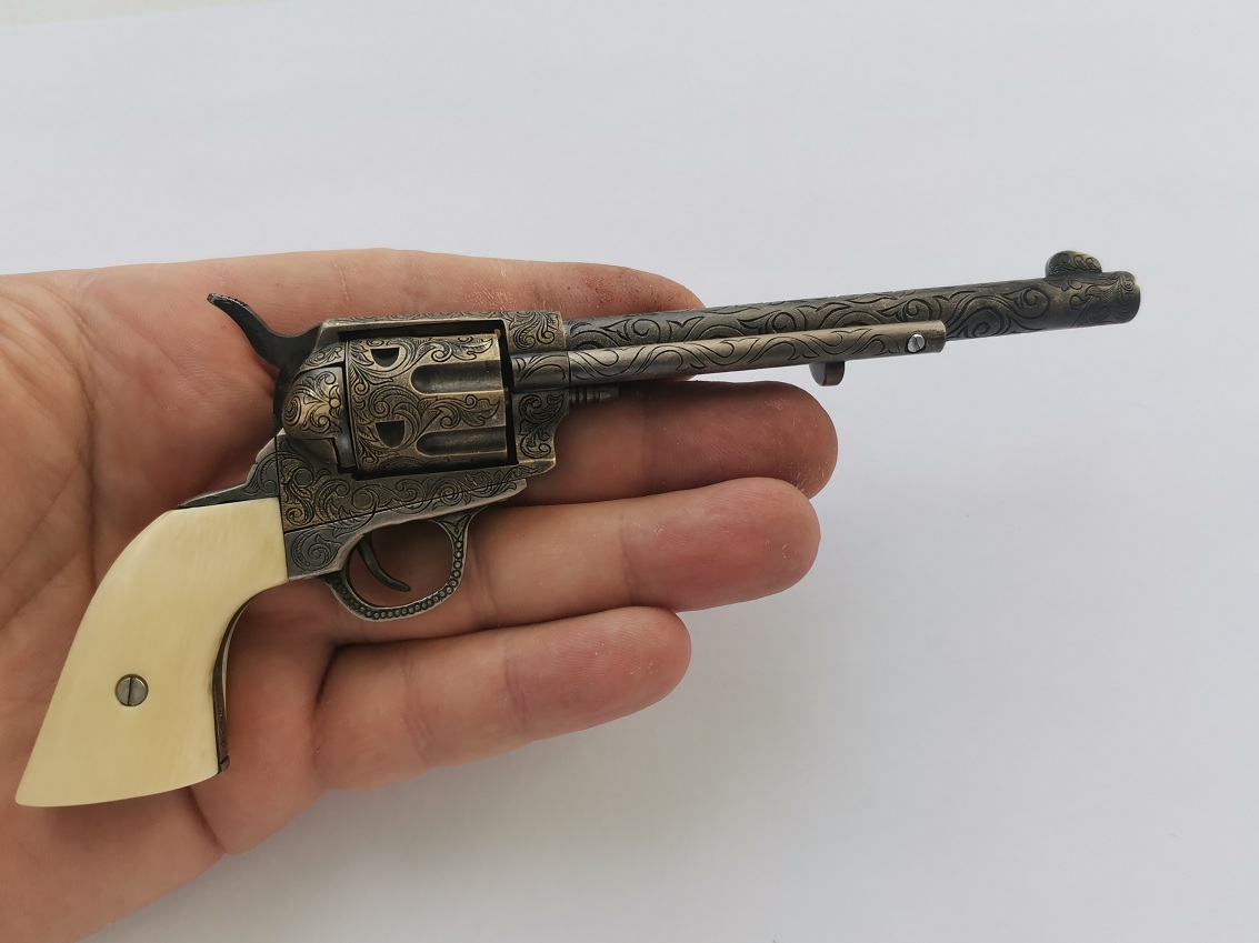 Colt 1873 Peacemaker ����������� 5