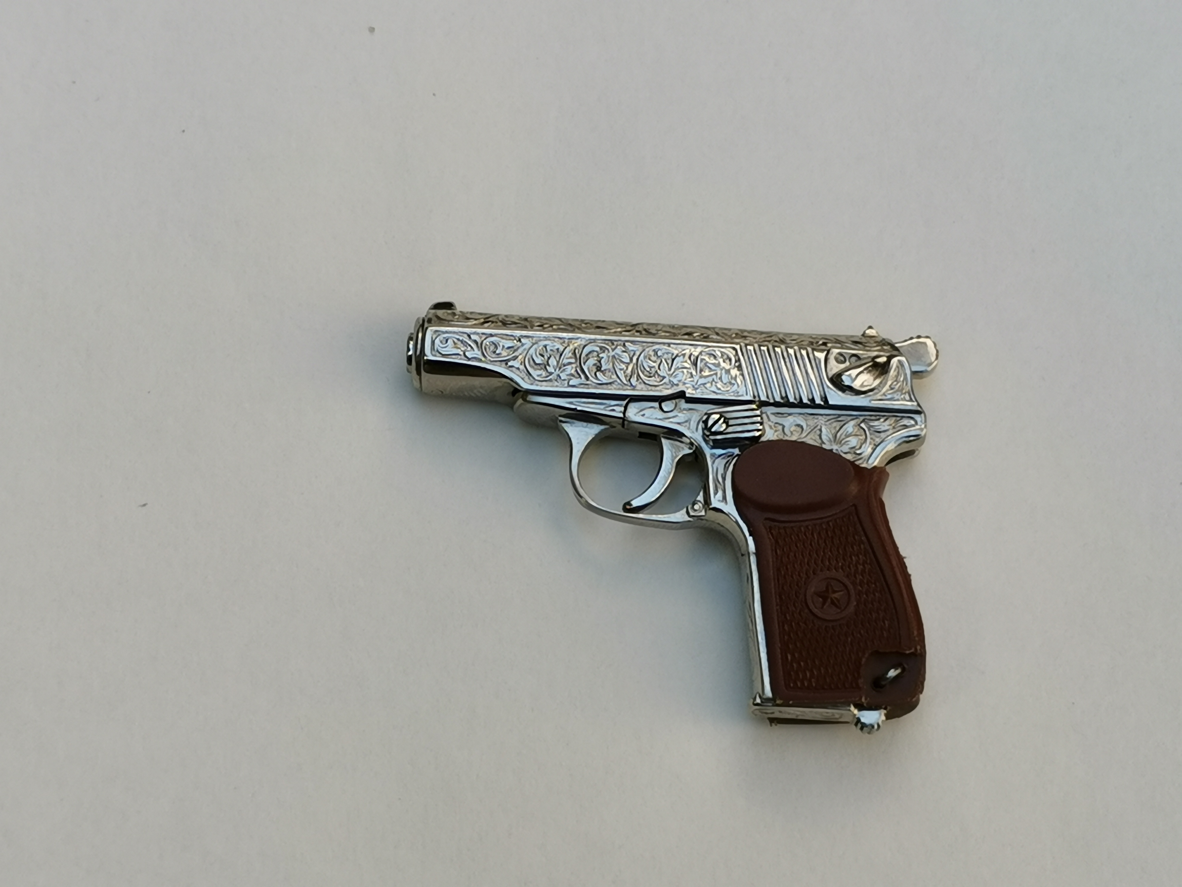 Makarov pistol engraved ����������� 1