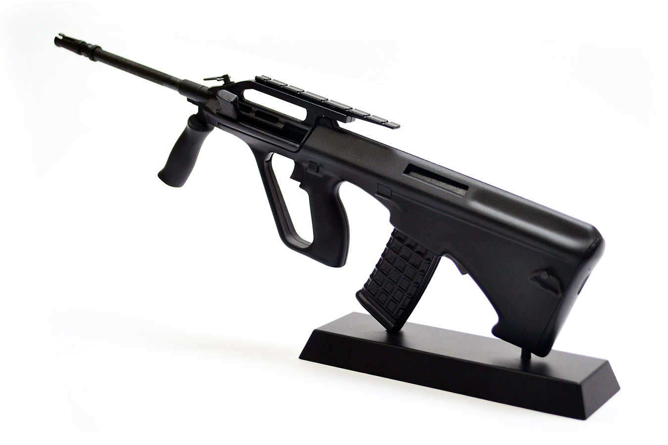 Model Army rifle Steyr AUG in the scale of 1: 4 Black