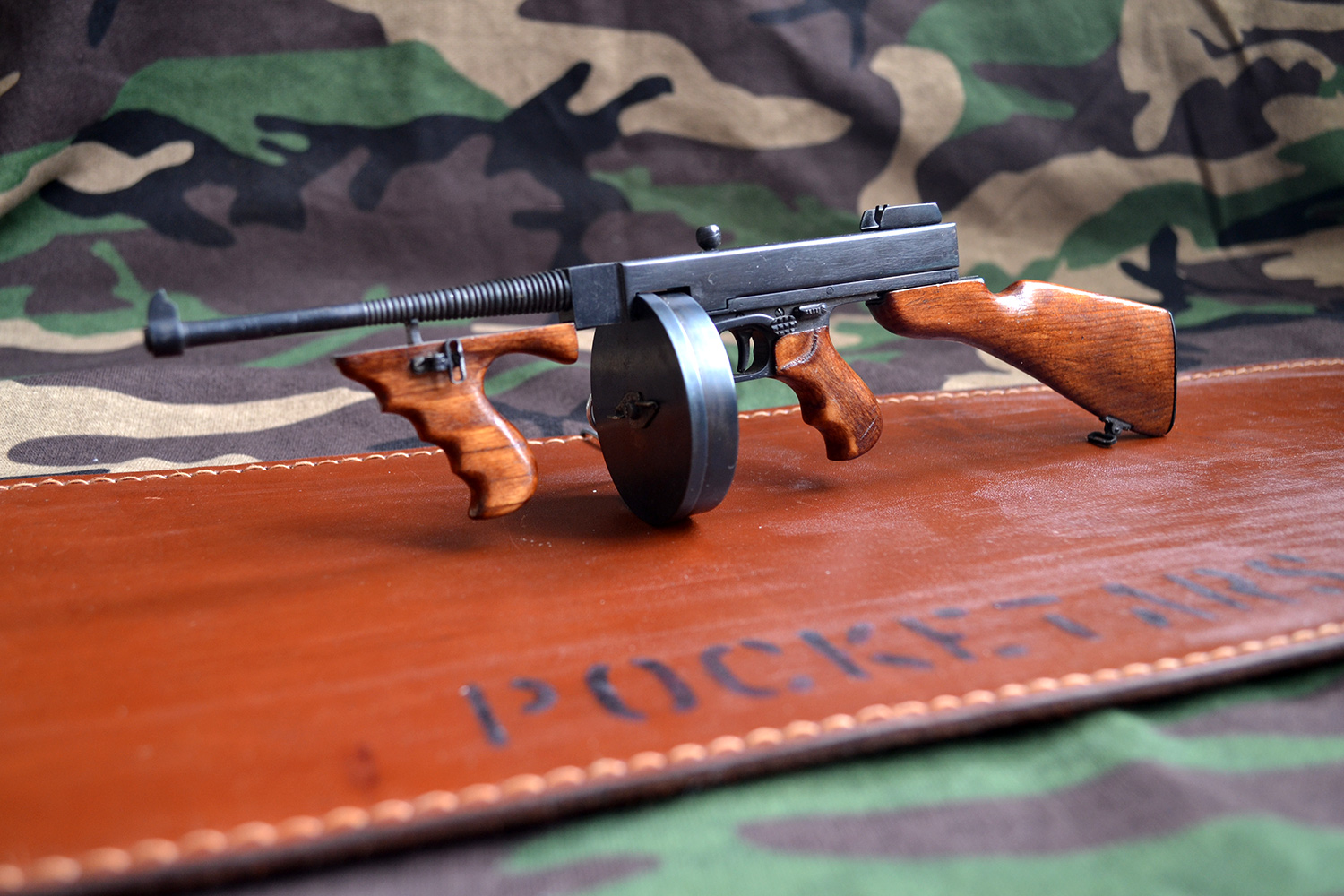 model Thompson submachine gun on a scale of 1:3 made PocketARS